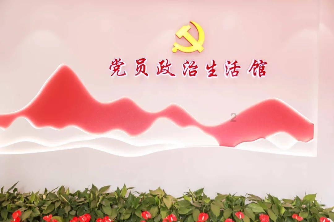 辽宁营口一小孩坐缆车时滑落车外悬挂空中，当地文旅局回应