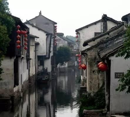 杨超越：演技之路的坎坷与逆袭